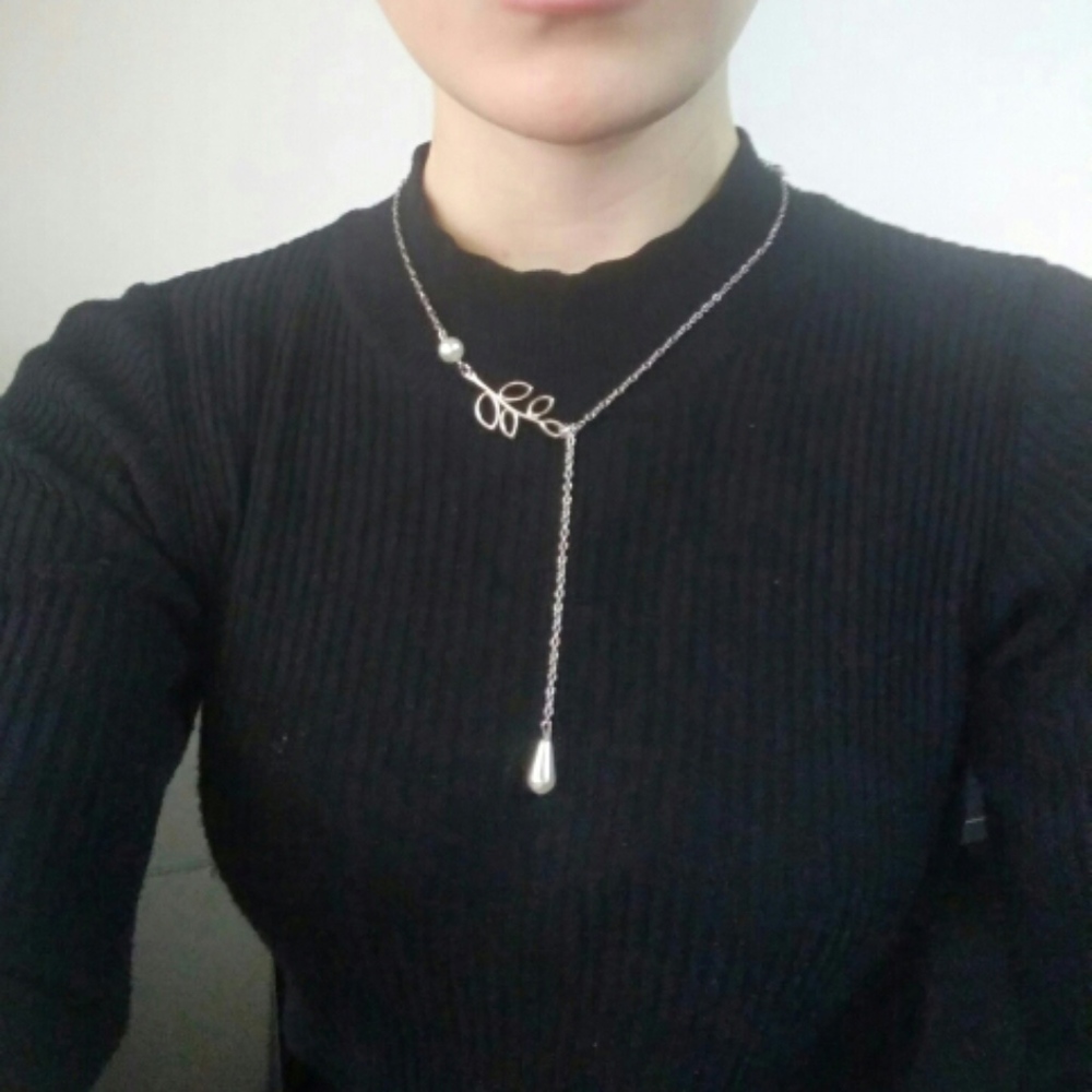 Adjustable Leaf and Double Imitatio Pearl Necklace - Picture 4 of 6